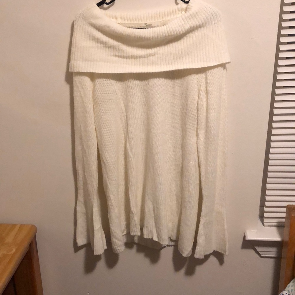 89th & Madison White Sweater w/ Bell Sleeves - Picture 1 of 3